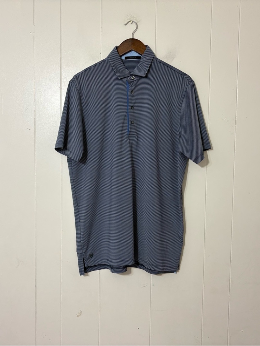 Greyson Striped Polo Shirt Mens Sz L Blue Gray Performance Golf Shirt Wolf Logo
